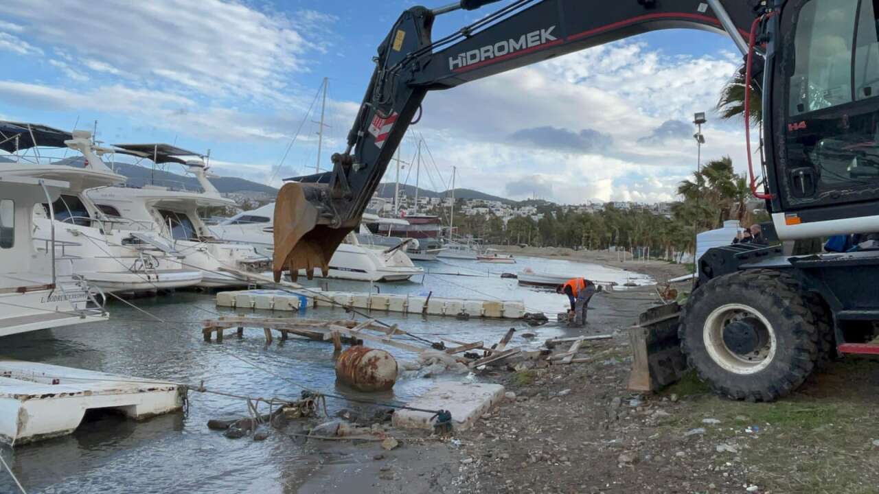 Turizm Cenneti Bodrum'da İzinsiz Lüks Tekneler Kaldırılıyor 9